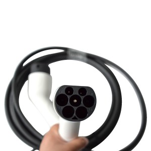 High Quality White Color IEC 62196 Type 2 To Type 2 CE TUV Single Phase 7KW 32A EV Charging Cable